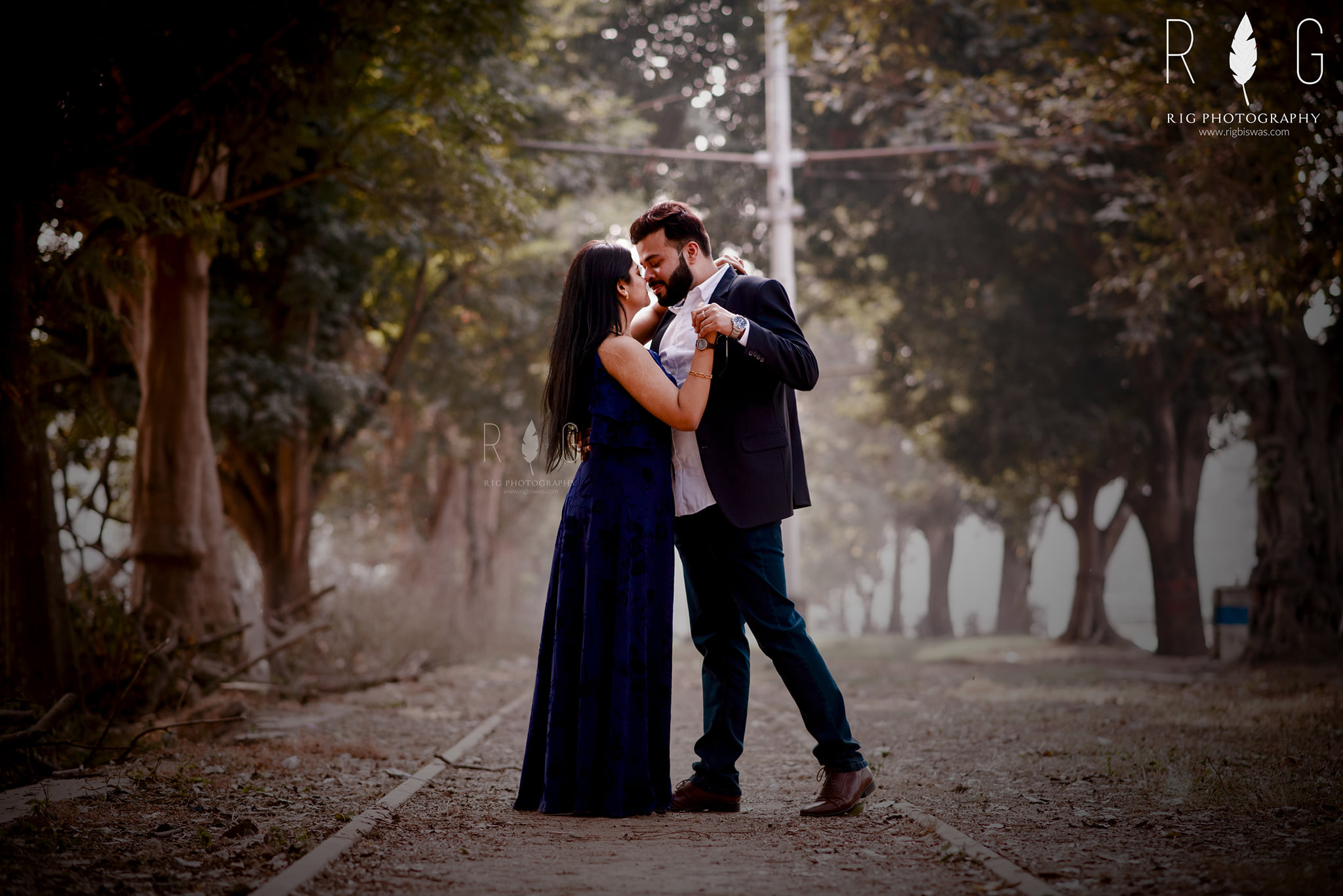 Couple dresses for pre hotsell wedding shoot